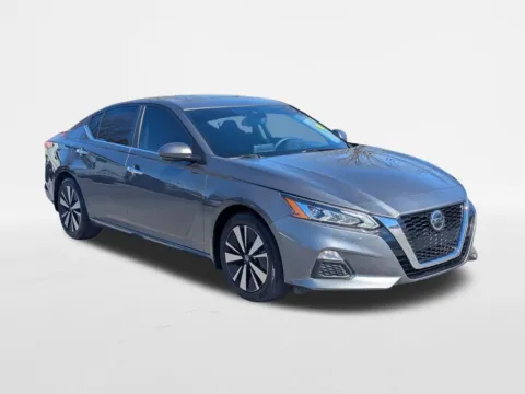 Photos of 2021 Nissan Altima 2.5 SV for sale in Kennesaw, GA at Town Center Nissan