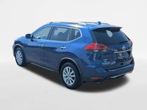 More photos of 2017 Nissan Rogue SV at Town Center Nissan, GA