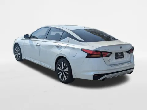 More photos of 2021 Nissan Altima 2.5 SL at Town Center Nissan, GA