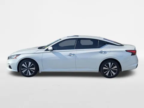 More photos of 2021 Nissan Altima 2.5 SL at Town Center Nissan, GA