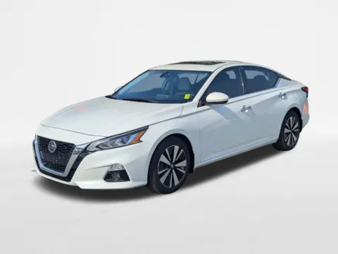 Another view of 2021 Nissan Altima 2.5 SL for sale in Kennesaw, GA at Town Center Nissan
