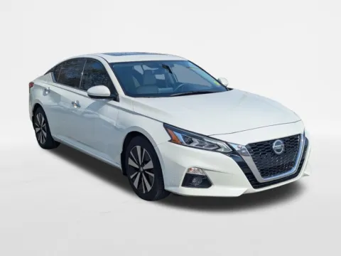Photos of 2021 Nissan Altima 2.5 SL for sale in Kennesaw, GA at Town Center Nissan