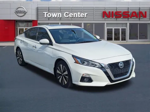Another view of 2021 Nissan Altima 2.5 SL for sale in Kennesaw, GA at Town Center Nissan