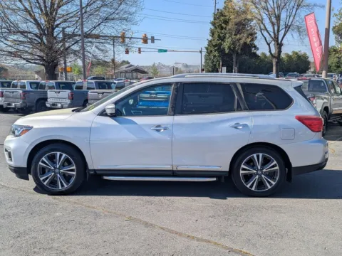 More photos of 2020 Nissan Pathfinder Platinum at Town Center Nissan, GA