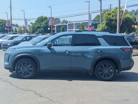 More photos of 2026 Nissan Pathfinder SL at Town Center Nissan, GA
