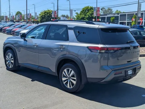 More photos of 2026 Nissan Pathfinder SL at Town Center Nissan, GA