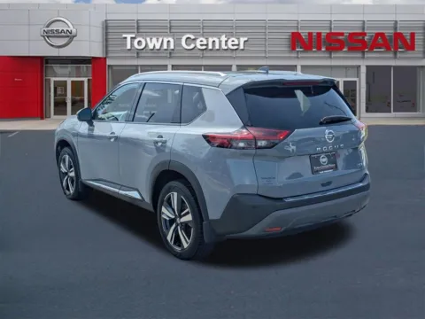 More photos of 2021 Nissan Rogue SL at Town Center Nissan, GA