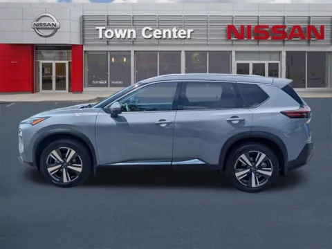 More photos of 2022 Nissan Rogue SL at Town Center Nissan, GA
