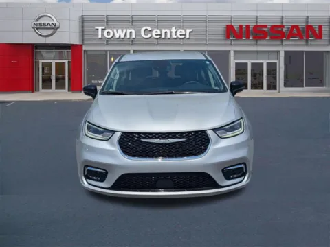 Photos of 2024 Chrysler Pacifica Touring L for sale in Kennesaw, GA at Town Center Nissan
