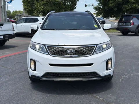 Photos of 2014 Kia Sorento Limited V6 for sale in Kennesaw, GA at Town Center Nissan