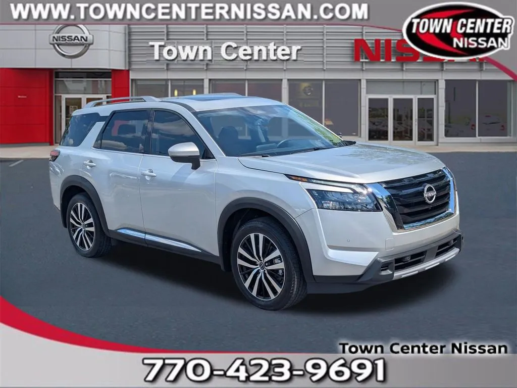 2025 Nissan Pathfinder Platinum 2WD's photo