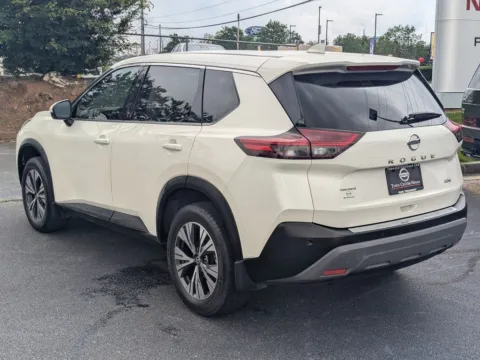 More photos of 2021 Nissan Rogue SV at Town Center Nissan, GA