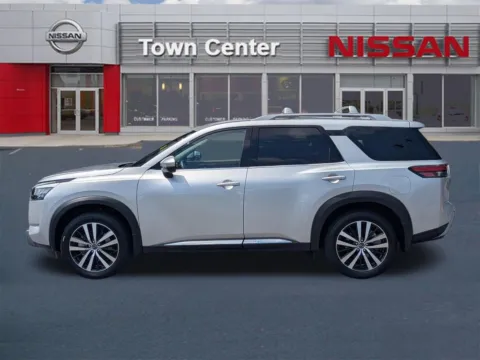 More photos of 2025 Nissan Pathfinder Platinum at Town Center Nissan, GA