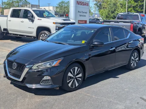 Another view of 2022 Nissan Altima 2.5 SV for sale in Kennesaw, GA at Town Center Nissan