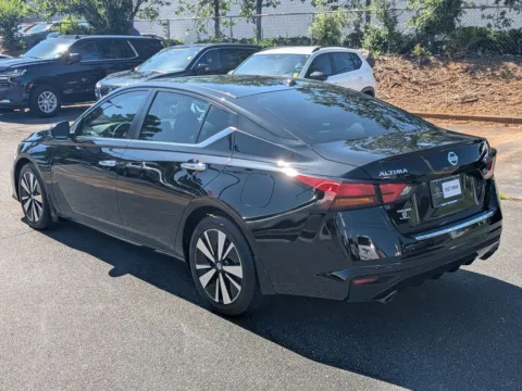 More photos of 2022 Nissan Altima 2.5 SV at Town Center Nissan, GA