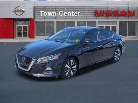 Another view of 2022 Nissan Altima 2.5 SV for sale in Kennesaw, GA at Town Center Nissan