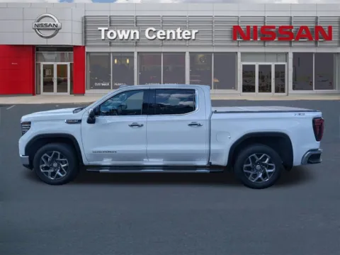 More photos of 2023 GMC Sierra 1500 SLT at Town Center Nissan, GA