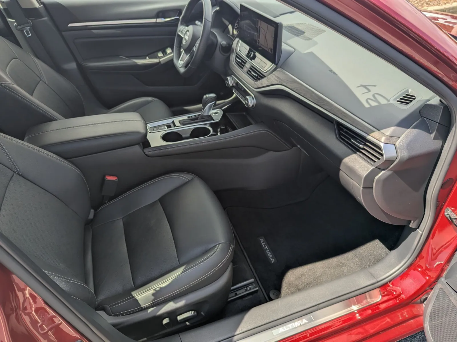 2024 Nissan Altima SL - Photo 12