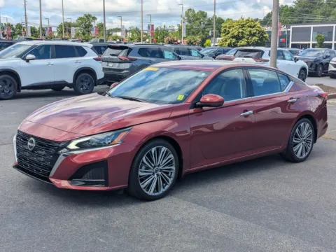 Another view of 2024 Nissan Altima 2.5 SL for sale in Kennesaw, GA at Town Center Nissan