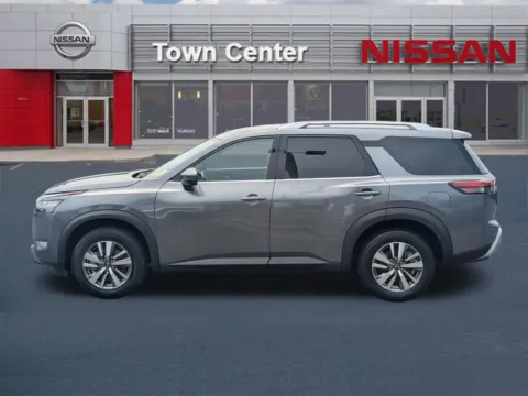 More photos of 2025 Nissan Pathfinder SL at Town Center Nissan, GA
