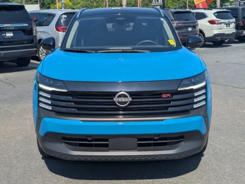 Photos of 2025 Nissan Kicks SR for sale in Kennesaw, GA at Town Center Nissan