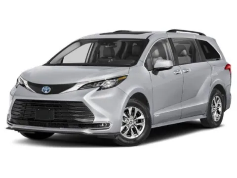Silver 2022 Toyota Sienna XLE for sale in Kennesaw, GA