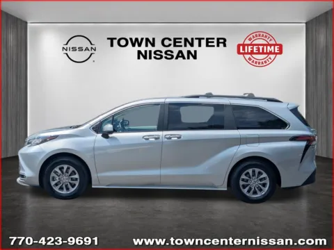 More photos of 2022 Toyota Sienna XLE at Town Center Nissan, GA