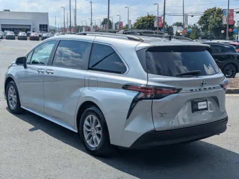 More photos of 2022 Toyota Sienna XLE at Town Center Nissan, GA