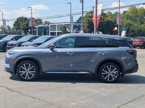 More photos of 2023 INFINITI QX60 SENSORY at Town Center Nissan, GA