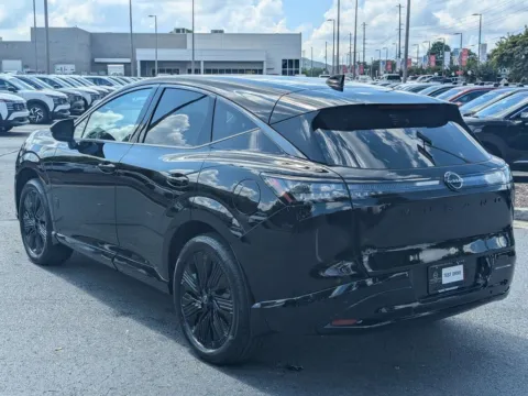 More photos of 2027 Nissan Murano SL at Town Center Nissan, GA