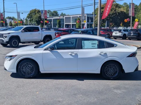 More photos of 2027 Nissan Sentra SV at Town Center Nissan, GA