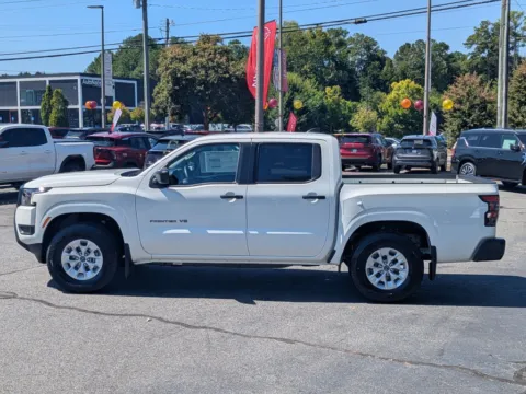 More photos of 2027 Nissan Frontier S at Town Center Nissan, GA