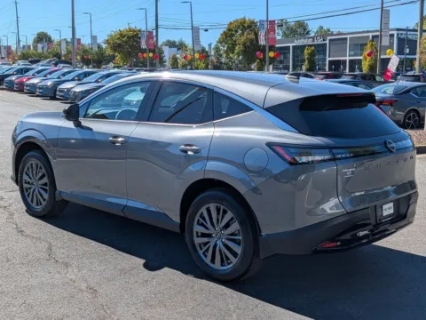 More photos of 2027 Nissan Murano SL at Town Center Nissan, GA