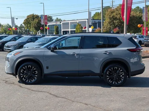 More photos of 2027 Nissan Rogue Dark Armor at Town Center Nissan, GA