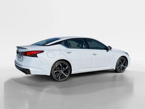 More photos of 2024 Nissan Altima 2.5 SR at Morristown Nissan, TN