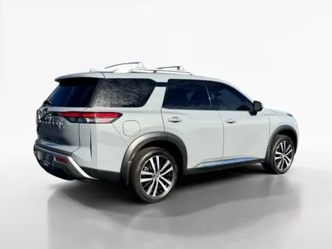 More photos of 2024 Nissan Pathfinder Platinum at Morristown Nissan, TN