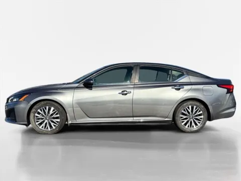 Photos of 2023 Nissan Altima 2.5 SV for sale in Morristown, TN at Morristown Nissan
