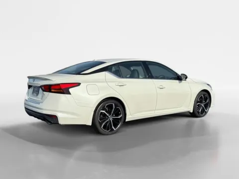 More photos of 2023 Nissan Altima 2.5 SR at Morristown Nissan, TN