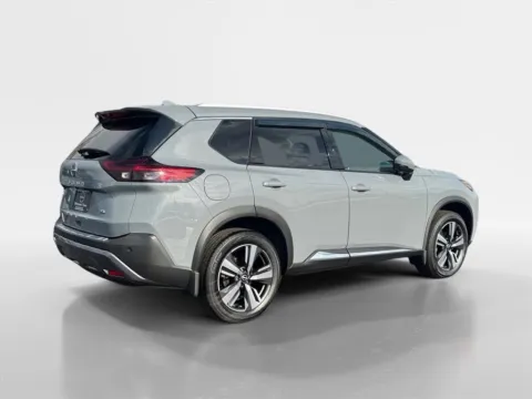 More photos of 2022 Nissan Rogue SL at Morristown Nissan, TN