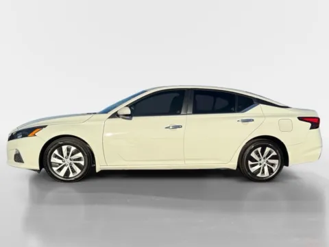 Photos of 2022 Nissan Altima 2.5 S for sale in Morristown, TN at Morristown Nissan