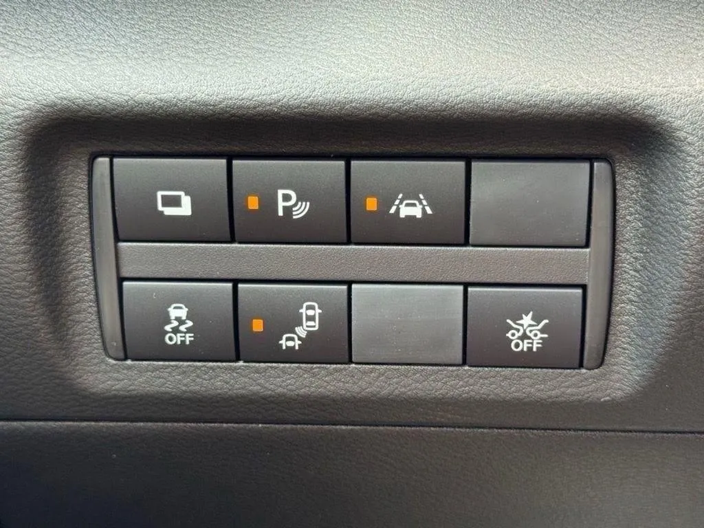 2025 Nissan KICKS PLAY Base - Photo 14