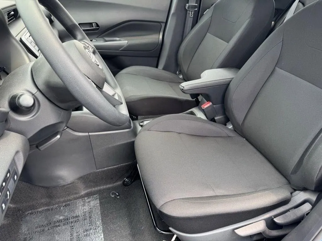 2025 Nissan KICKS PLAY Base - Photo 10