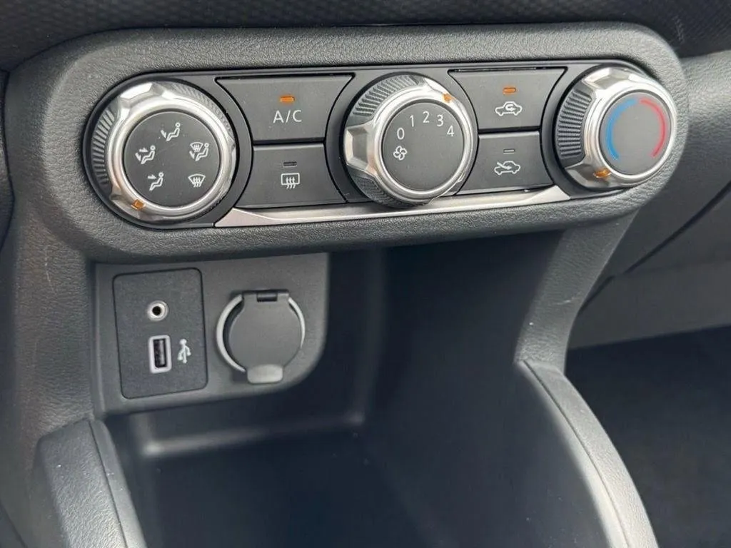 2025 Nissan KICKS PLAY Base - Photo 13