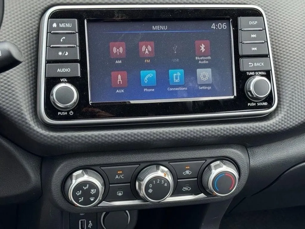 2025 Nissan KICKS PLAY Base - Photo 11