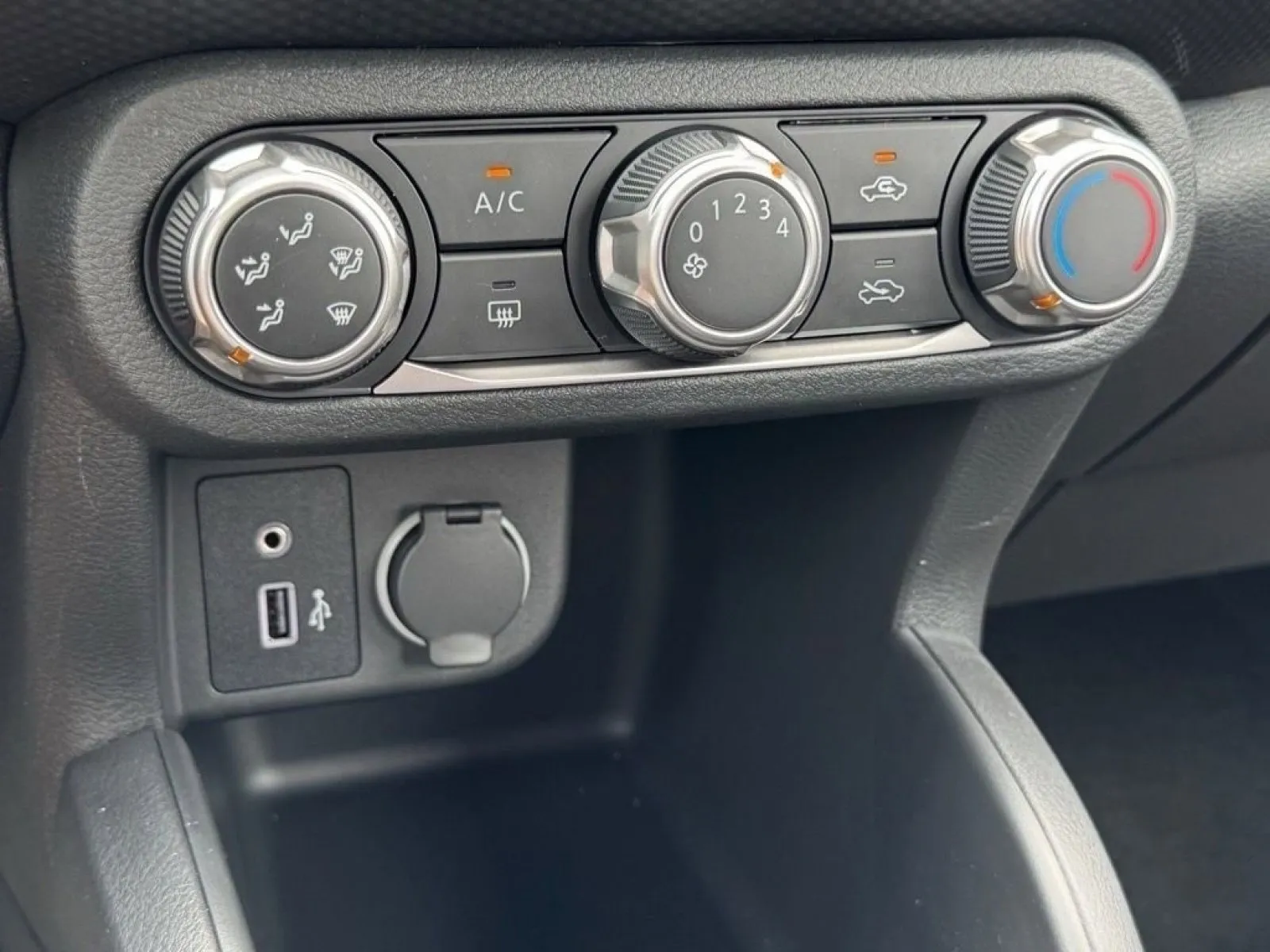 2025 Nissan KICKS PLAY Base - Photo 13
