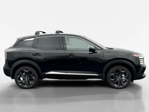 More photos of 2026 Nissan Kicks SR at Morristown Nissan, TN