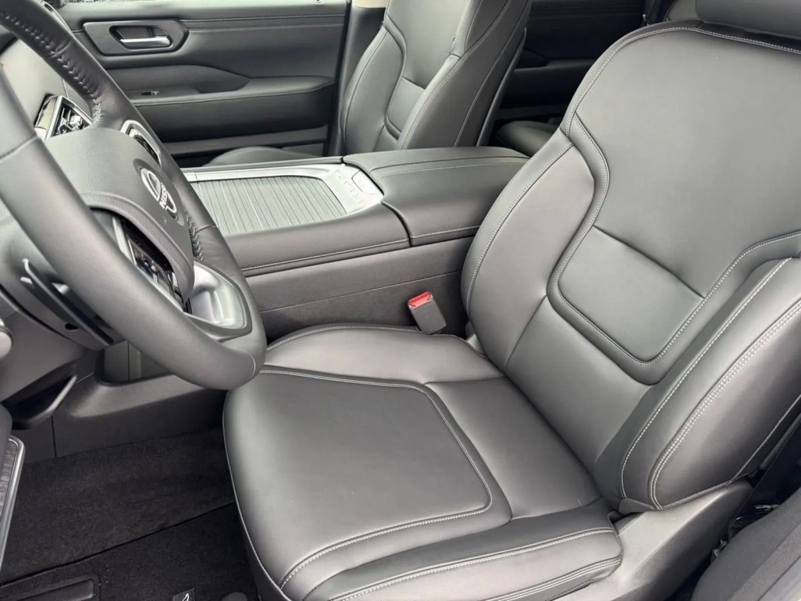 2026 Nissan Armada SV - Photo 10