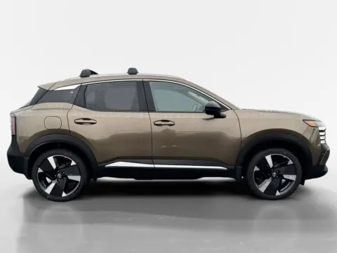 More photos of 2026 Nissan Kicks SR at Morristown Nissan, TN