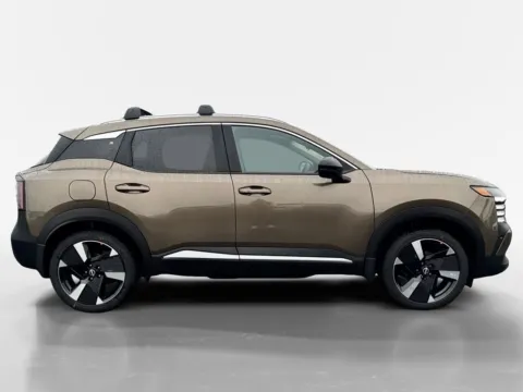 More photos of 2026 Nissan Kicks SR at Morristown Nissan, TN