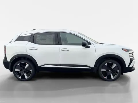 More photos of 2026 Nissan Kicks SR at Morristown Nissan, TN